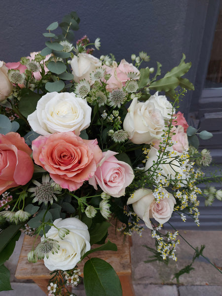 Roses Florist's Choice - Rose and Ammi Flowers Edinburgh florist