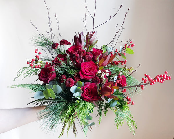 rose-and-ammi-edinburgh-florist-warm-winter-christmas-bouquet
